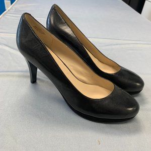 Nine west black heels size 8.5